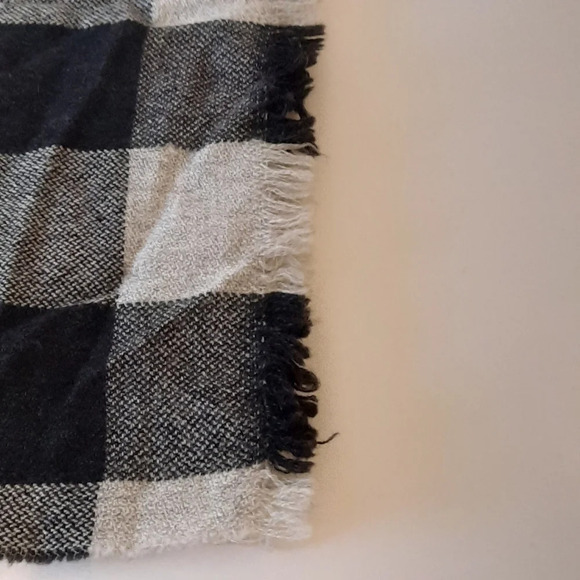 Alan Flusser Merino Wool Men's Scarf Multifunctional Unisex Black Grey Checks - Picture 2 of 5